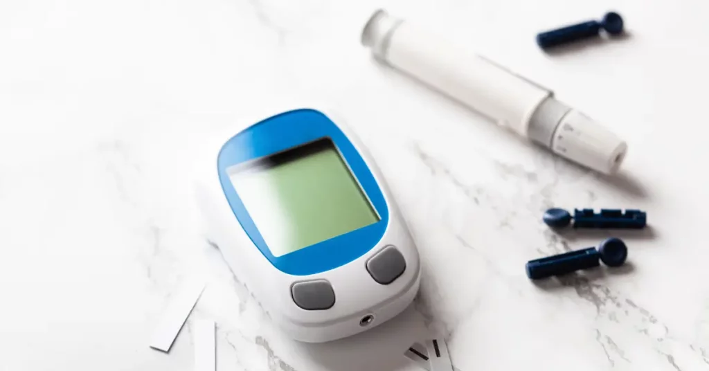 control diabetes with continuous glucose monitor